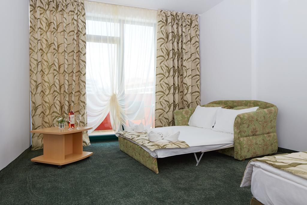 מלון Mena Palace סאני ביץ'